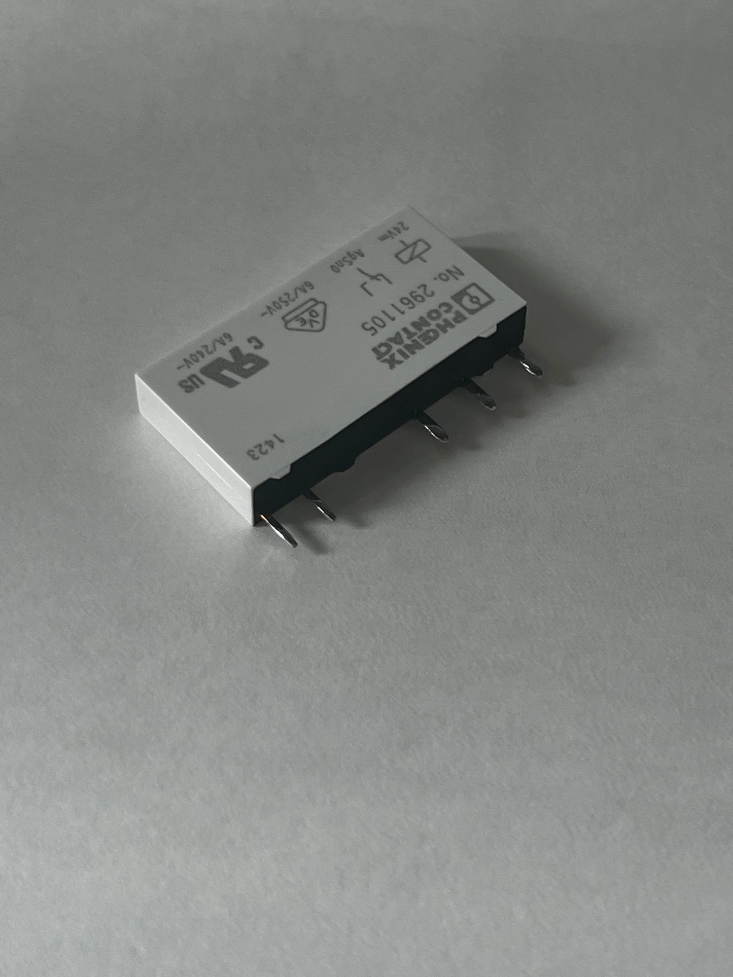 Relay - Chiclet Type (2300000242)